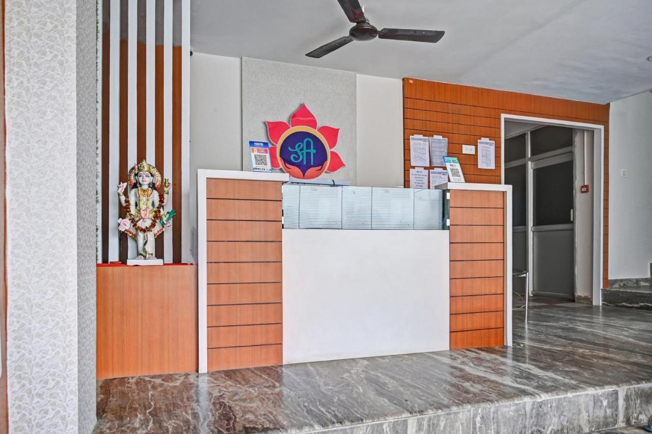 Oyo 7498 Hotel Aparajita Varanasi Luaran gambar