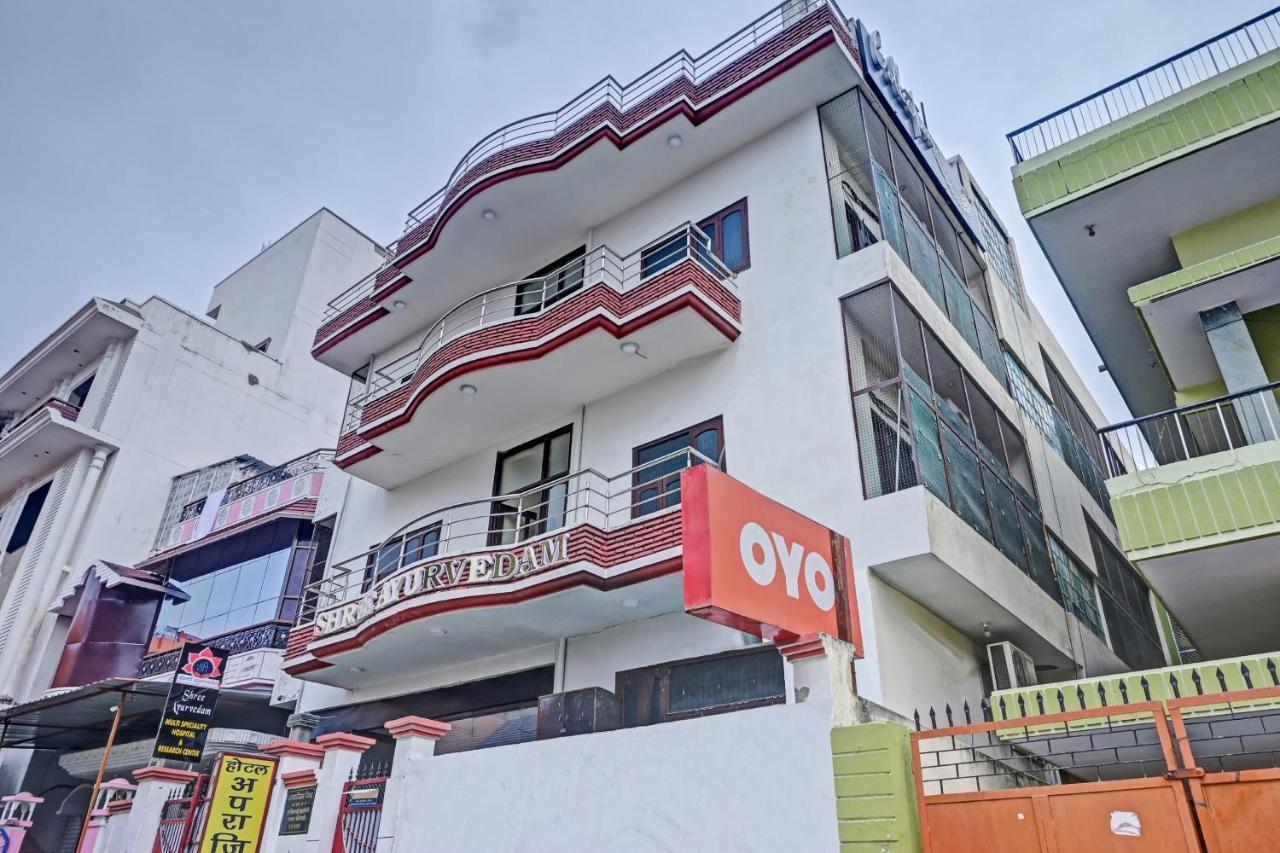 Oyo 7498 Hotel Aparajita Varanasi Luaran gambar