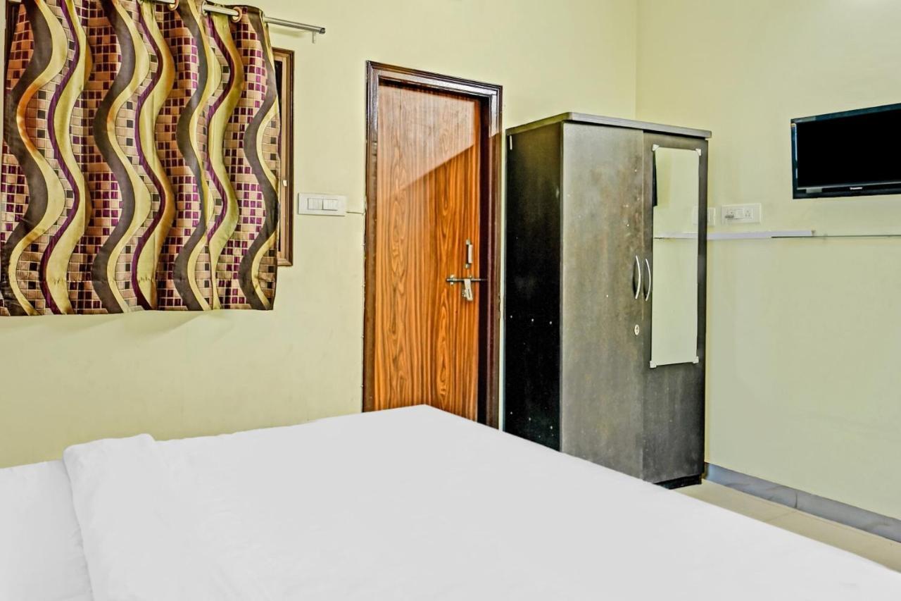 Oyo 7498 Hotel Aparajita Varanasi Luaran gambar