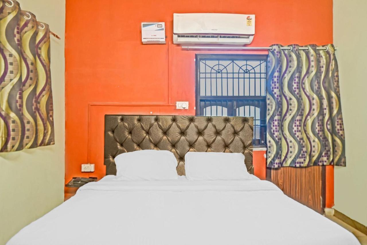 Oyo 7498 Hotel Aparajita Varanasi Luaran gambar