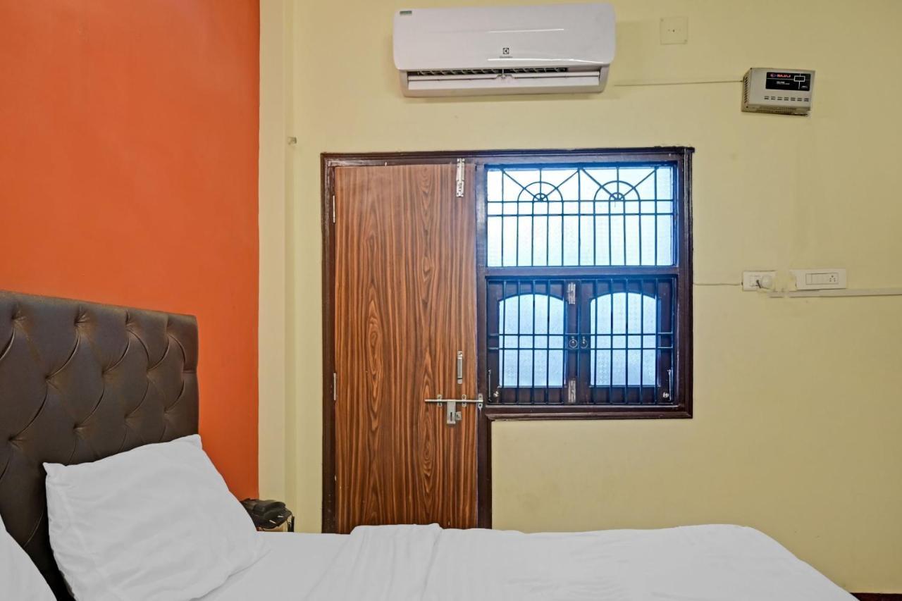 Oyo 7498 Hotel Aparajita Varanasi Luaran gambar