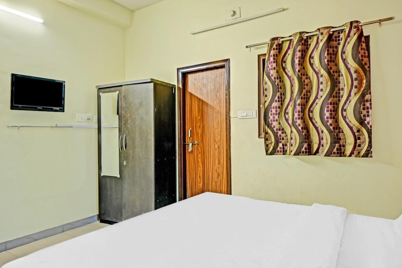 Oyo 7498 Hotel Aparajita Varanasi Luaran gambar